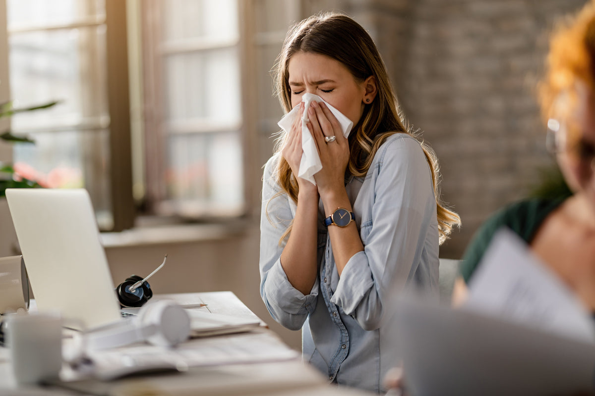 Quercetin with Bromelain for Allergies: Benefits, Mechanisms, and What Research Suggests